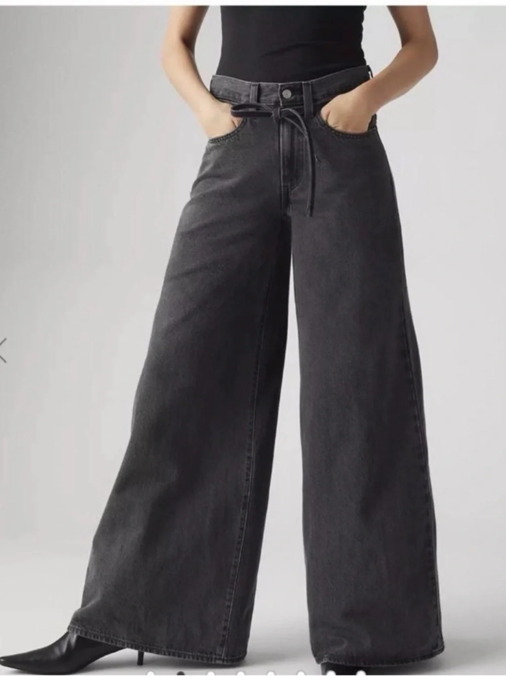 Levi's Charcoal Women’s XL Super Wide Leg Jeans size 31. Y2K NWOT